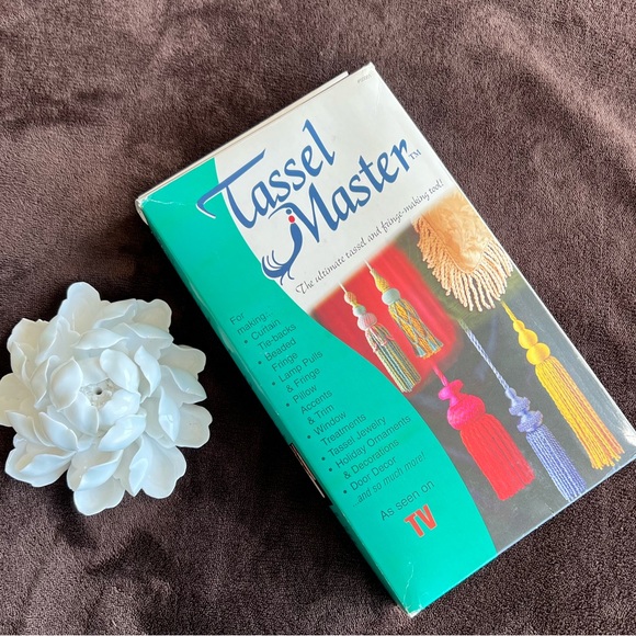 NIB Tassel Master - Picture 1 of 8